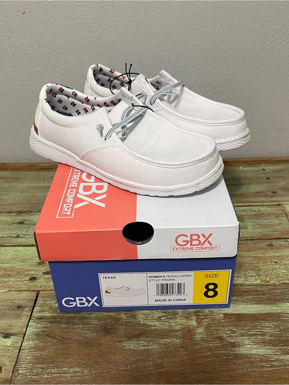 GBX Prairie Texas Slip On Loafer White Lightweight Casual NIB Womens 8